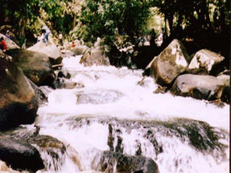 Air Terjun Tegan Kiri: Dari Suara Tangis sampai Keindahannya