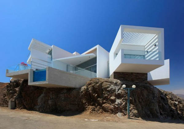 Unique House [Peru, Cerro Azul]