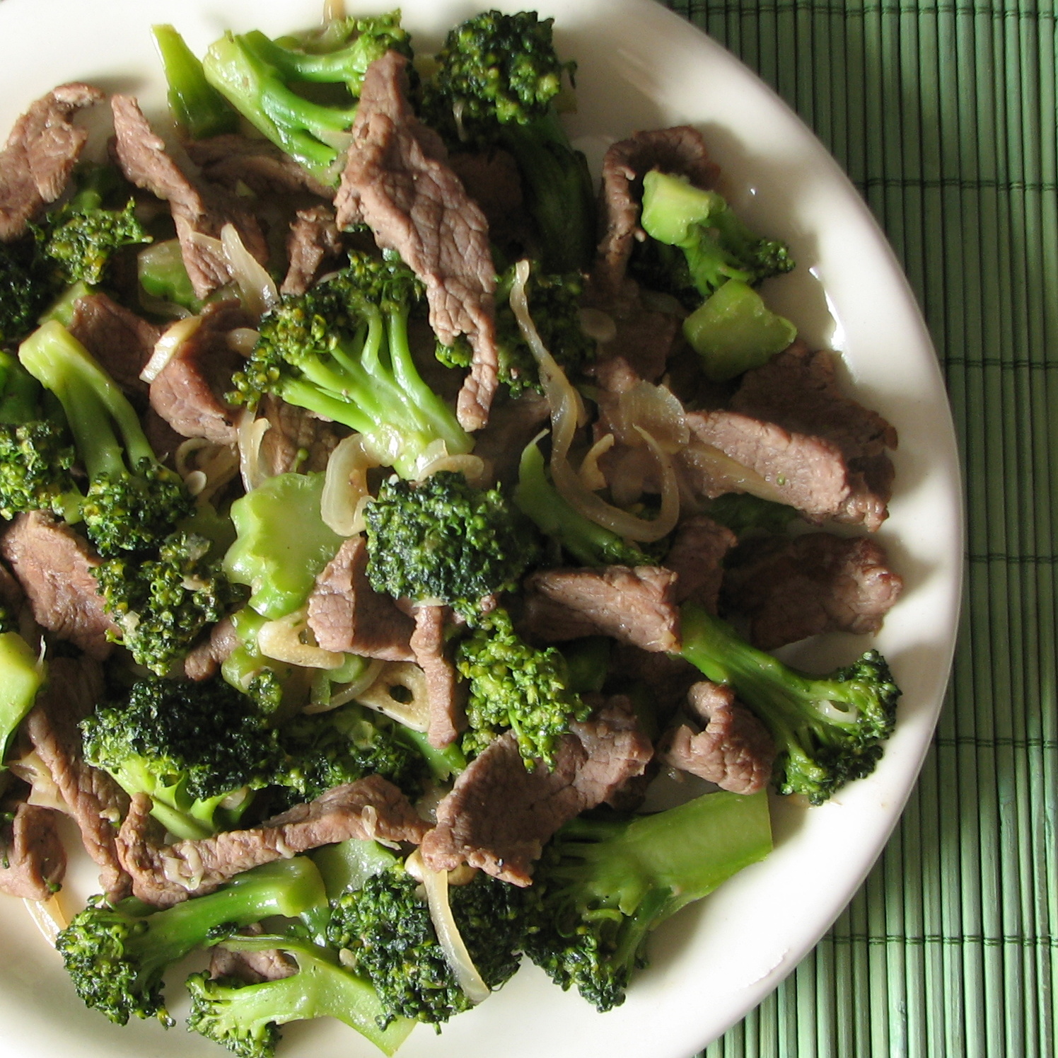 Carne de vita cu broccoli si ghimbir