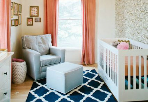 Dormitorios de bebés con acentos coral - Ideas para decorar dormitorios