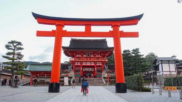 fushimi inari shrine kyoto japan