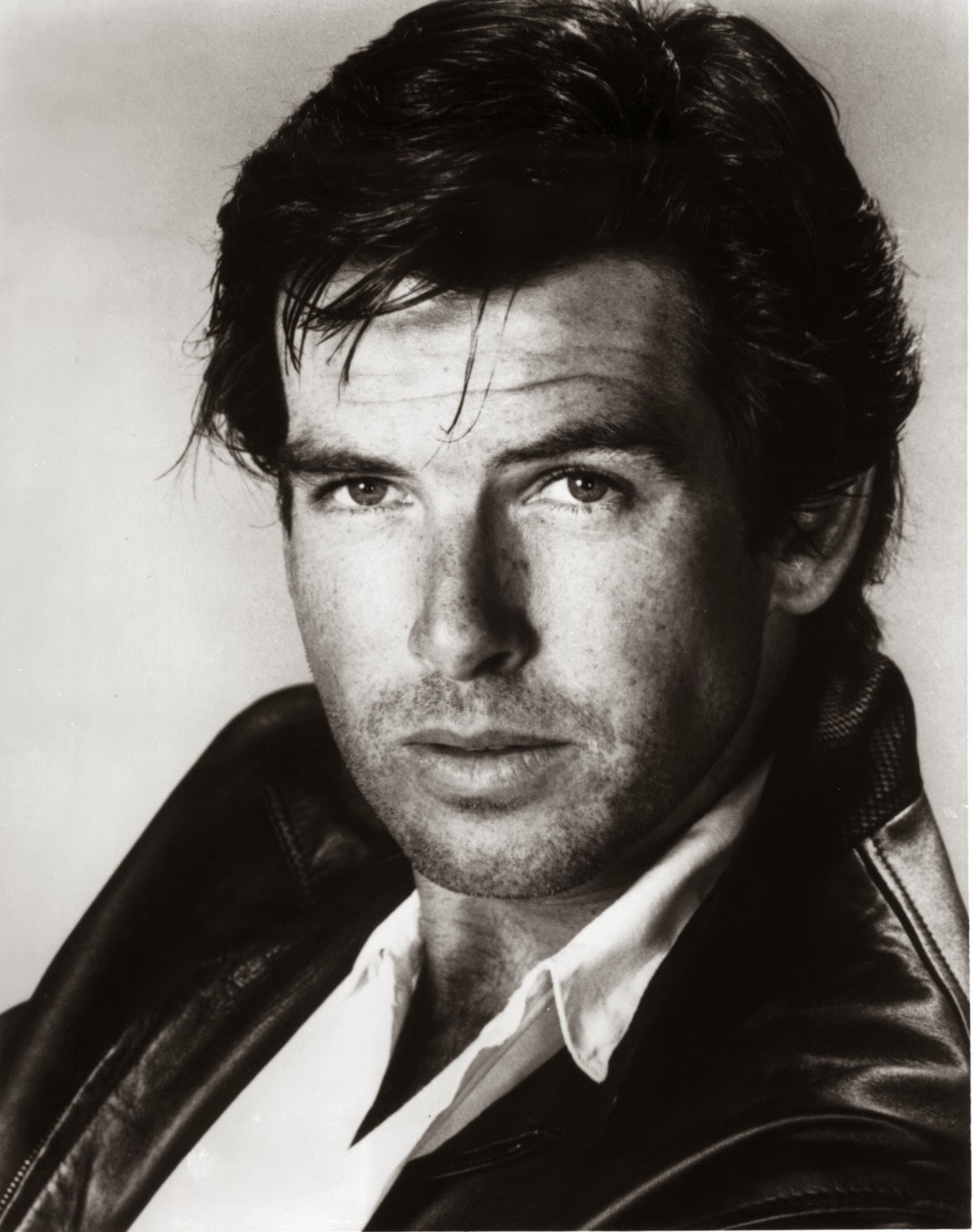 Pierce Brosnan Fanáticos REMINGTON STEELE (Fandigital)