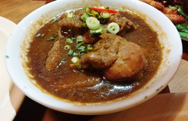 back-dated: [Vacation] Getting around at famous Jonker Walk in Melaka