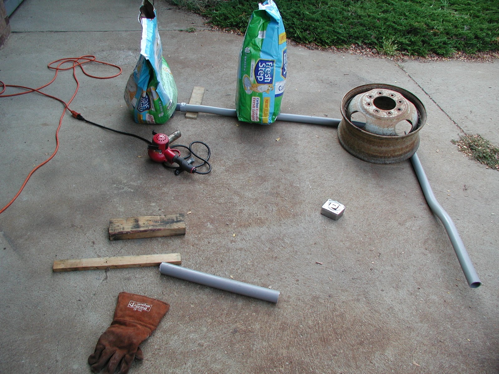 Wally&Sue Bending PVC conduit