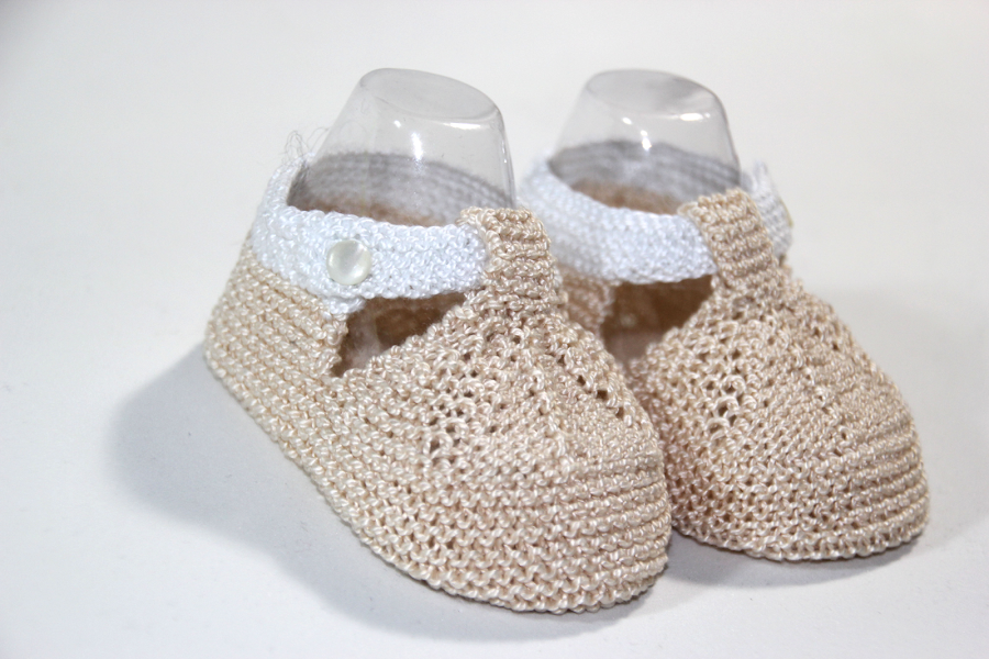 Regalo DIY para hacer en Navidad: Zapatos de punto para bebé