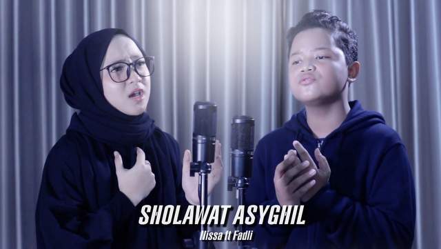 Nissa Sabyan ft Fadli Habibi - Sholawat Asyghil dan Artinya