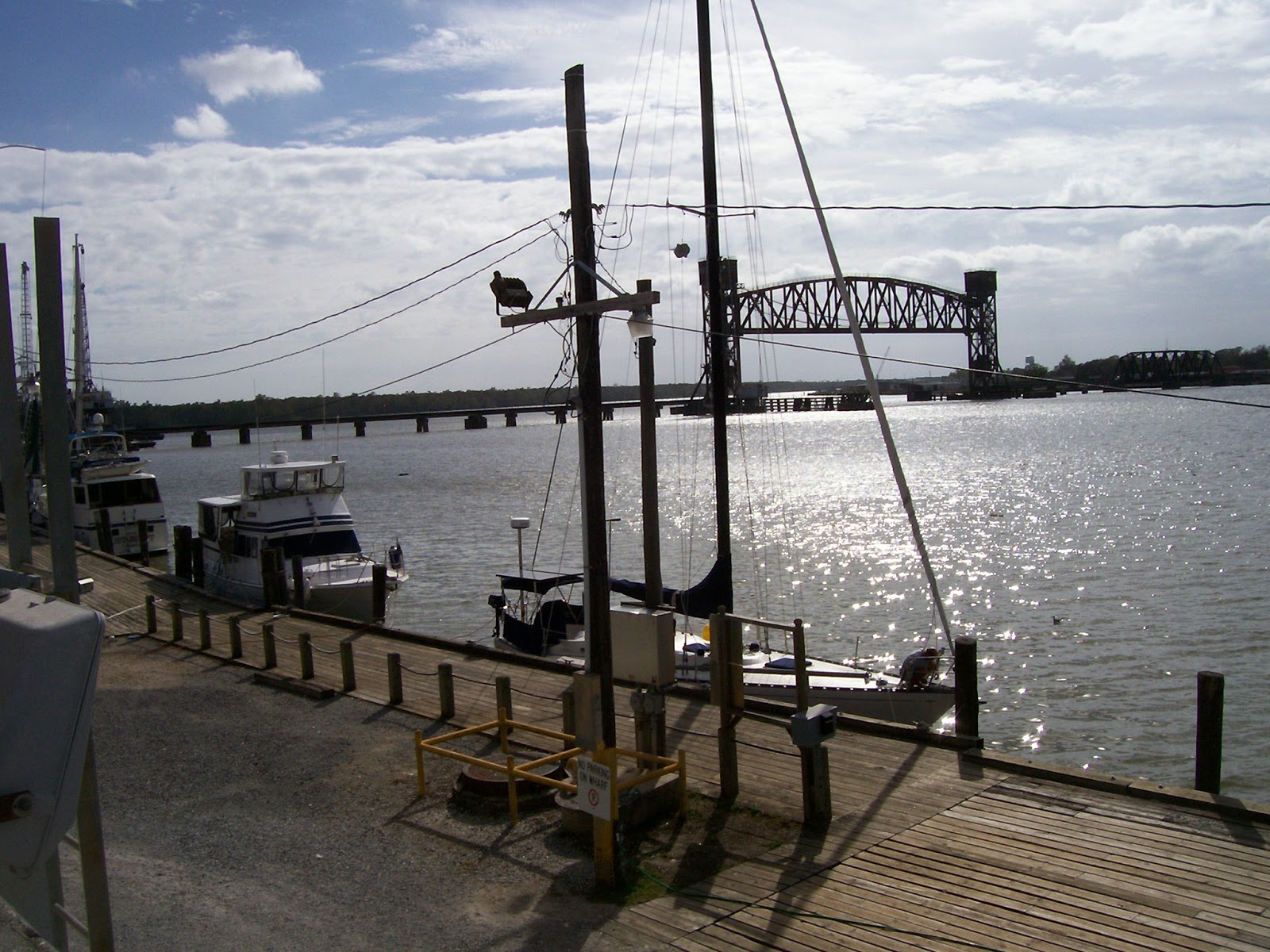 MV "Help Me Rhonda" City, LA I could live here