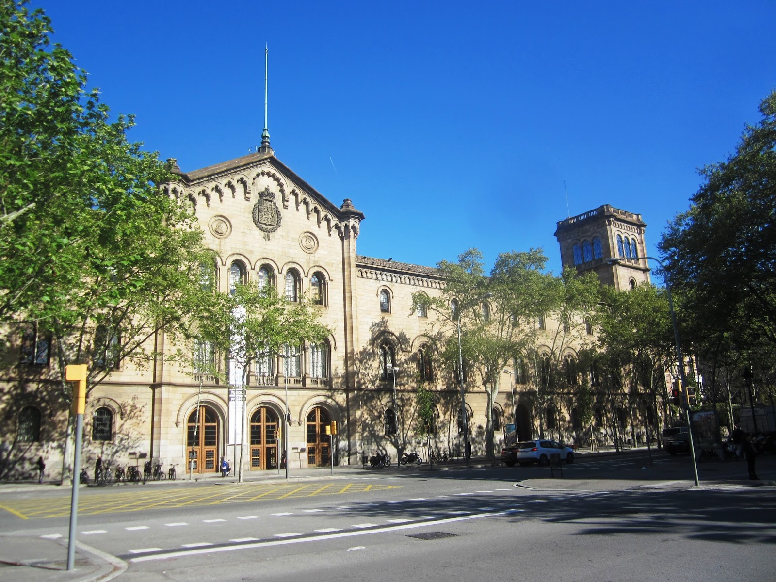 Redescubriendo Barcelona y más allá 07/04/2015 Edificio Histórico de la Universidad de