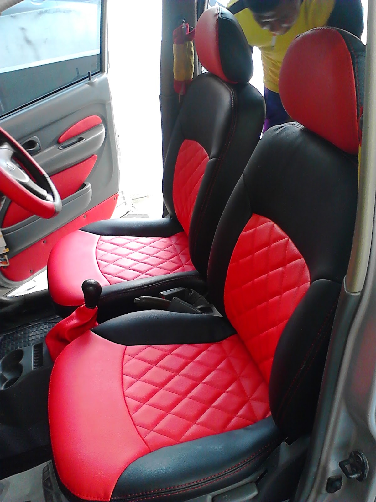 Top Modifikasi Interior Mobil Warna Merah Duniaotto
