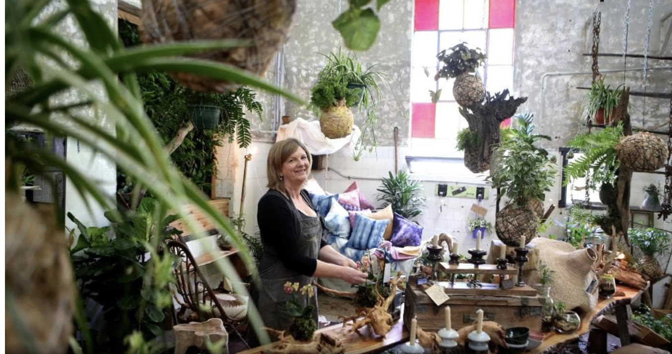 Rustnstuff Delivery run lamps, ladles and leaves