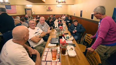 os 1552676739 rnrtsd1qe5 snap image Un extraterrestre en mi patio trasero: La comunidad ovni sigue creyendo, y la ciencia está empezando a escuchar