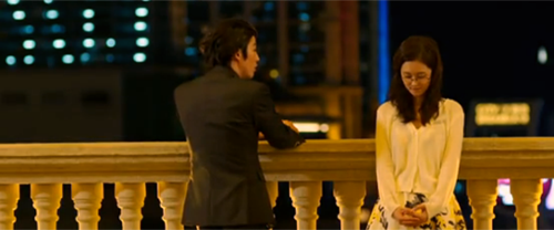 Jang Hyuk 장혁 as Lee Gun and Jang Na Ra 장나라 as Kim Mi Young stand at a railing.