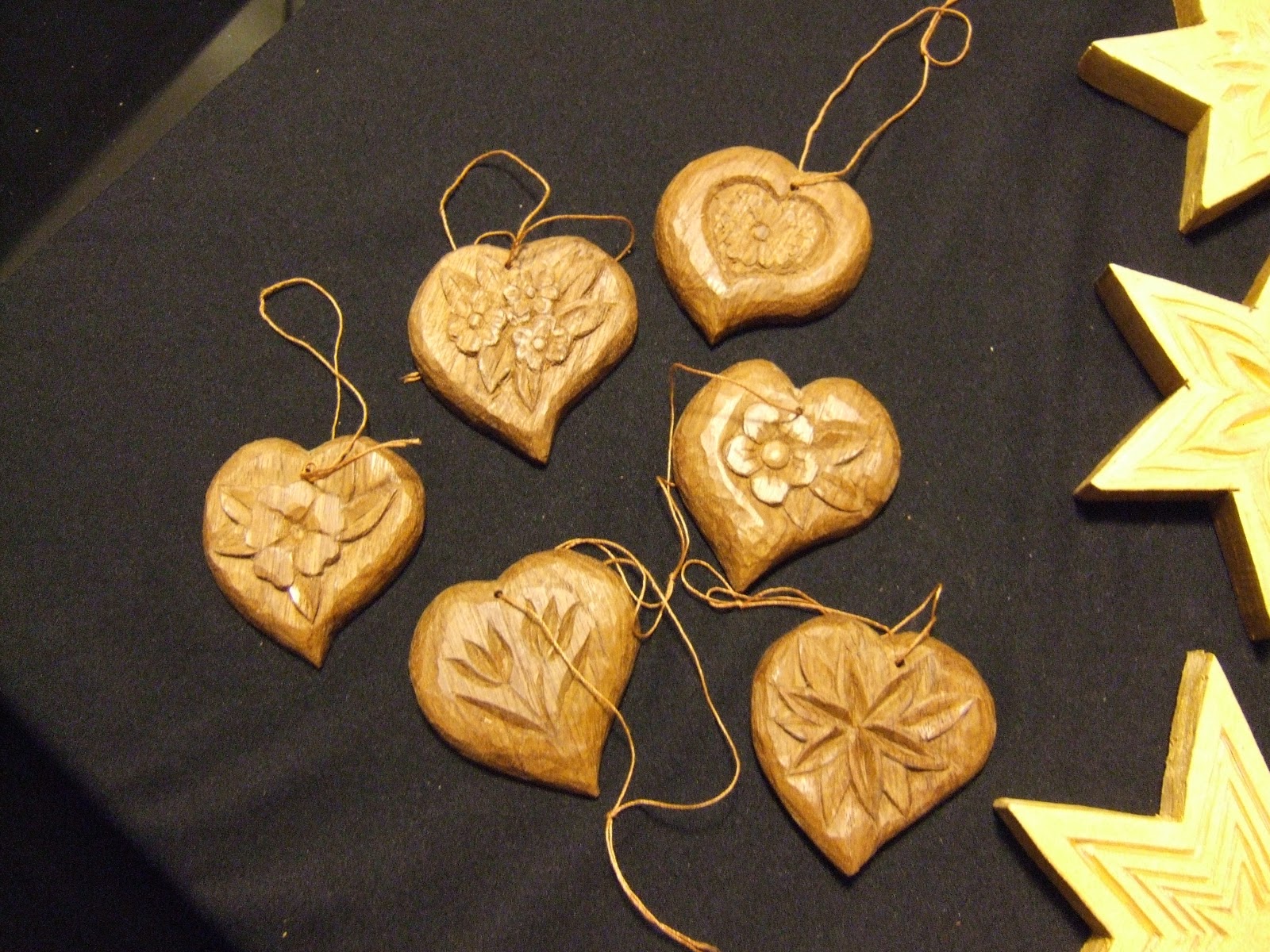 Biscotti Di Natale Yahoo.Chip Carving Intaglio Del Legno A Coltello Di Rita Arcaleni Email Rcln01a Yahoo It Stelle Dorate E Cuori Color Cioccolato Tutti Intagliati A Coltello Hearts And Stars Knife Carved