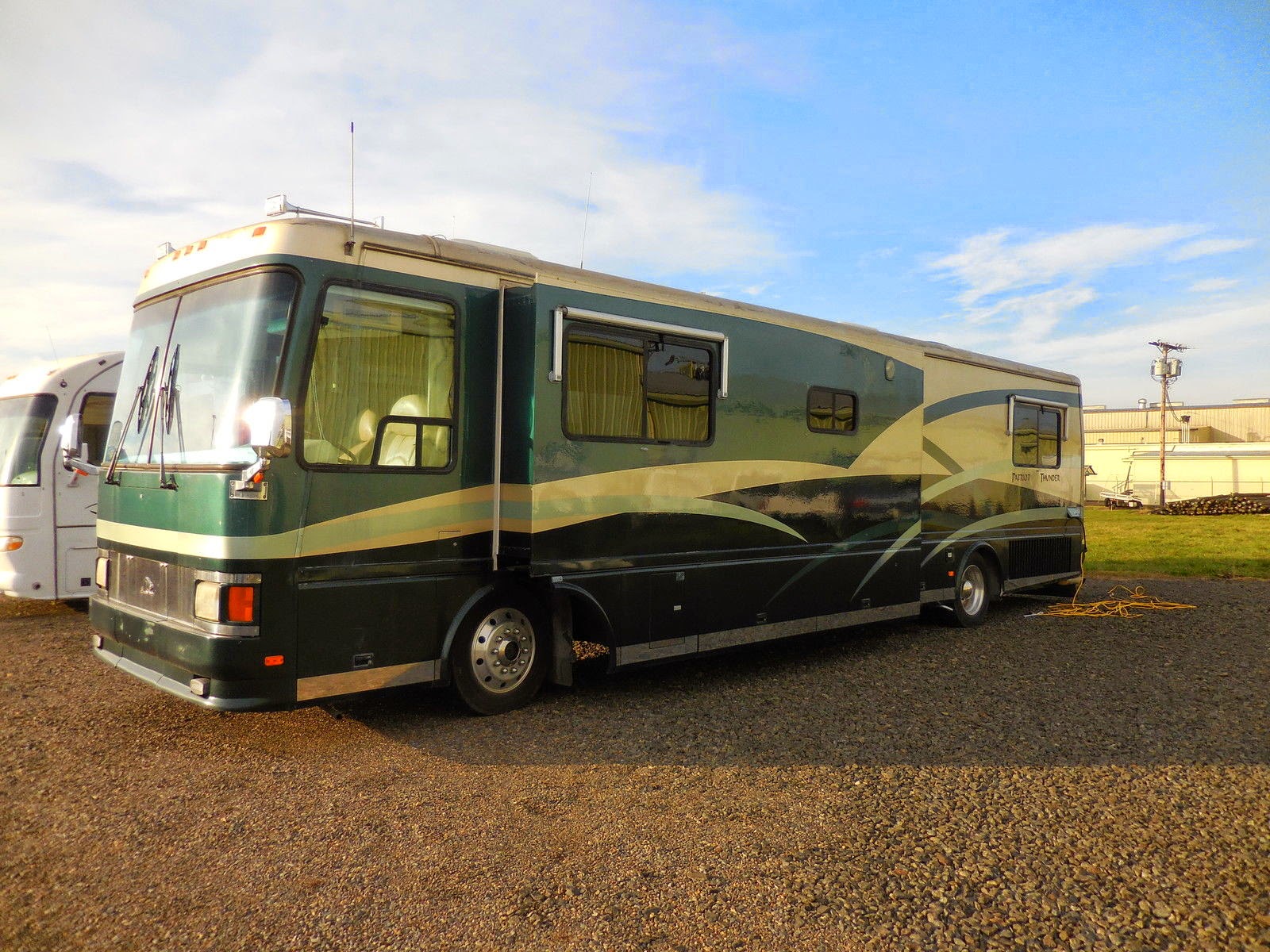 Used RVs 1999 Beaver Patriot Thunder Monticello For Sale by Owner