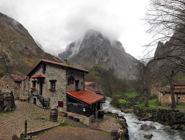 Bulnes - Asturias, Excursiones-España (6)