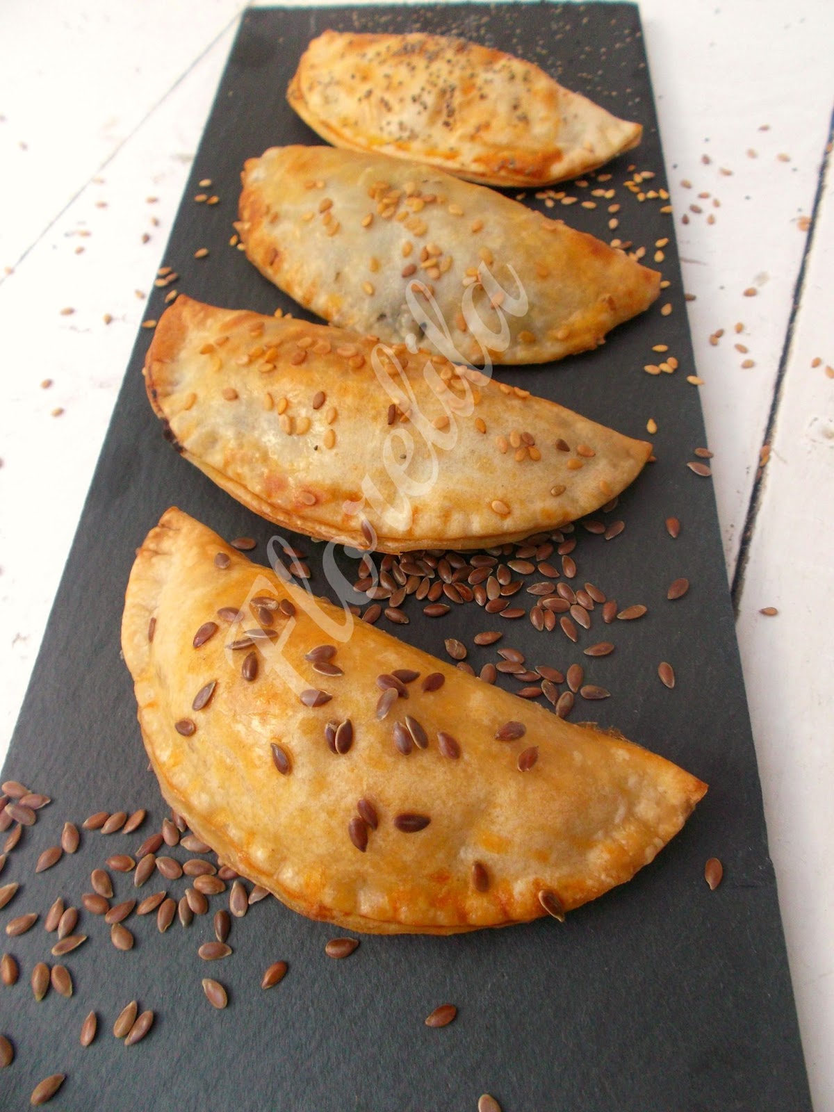 Florelila, recetas y aficiones.: Empanadillas con obleas.