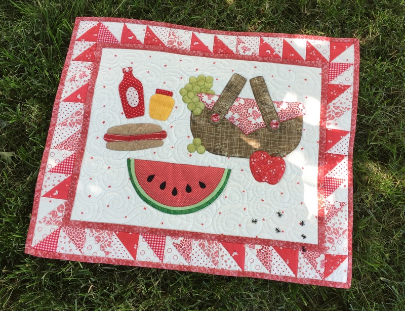 Ланчматы пэчворк своими руками схемы и размеры. Ланчматы пасхальные. Лоскутные миниатюры. Пасхальный ланчмат пэчворк. Идея пэчворк ланчмат.