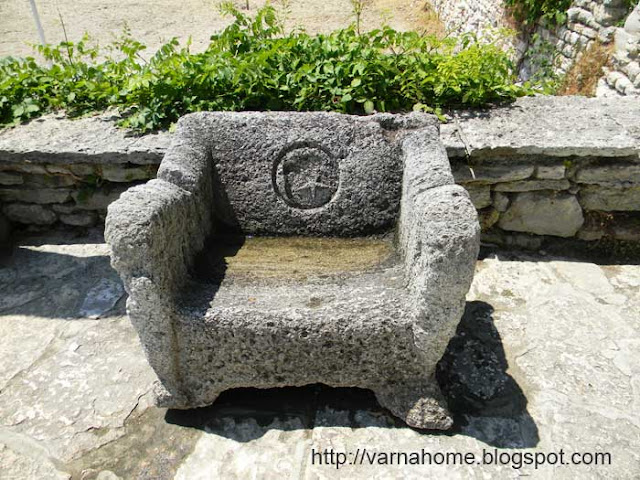 трон из камня