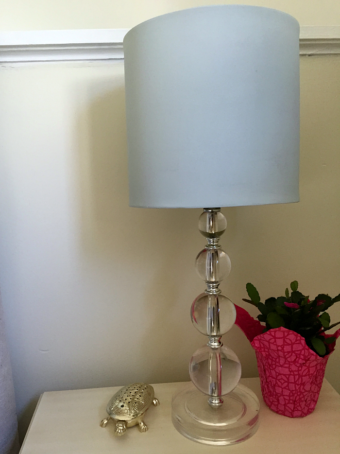 How to Paint a Lamp Shade