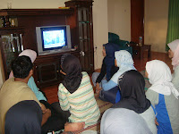Qardhawi: Hukum Menonton Televisi