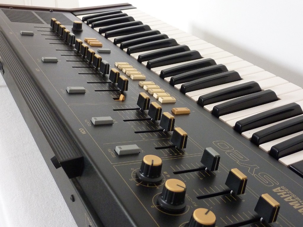 MATRIXSYNTH Japanese Labeled Yamaha SY20 Analogue Ensemble Synthesizer