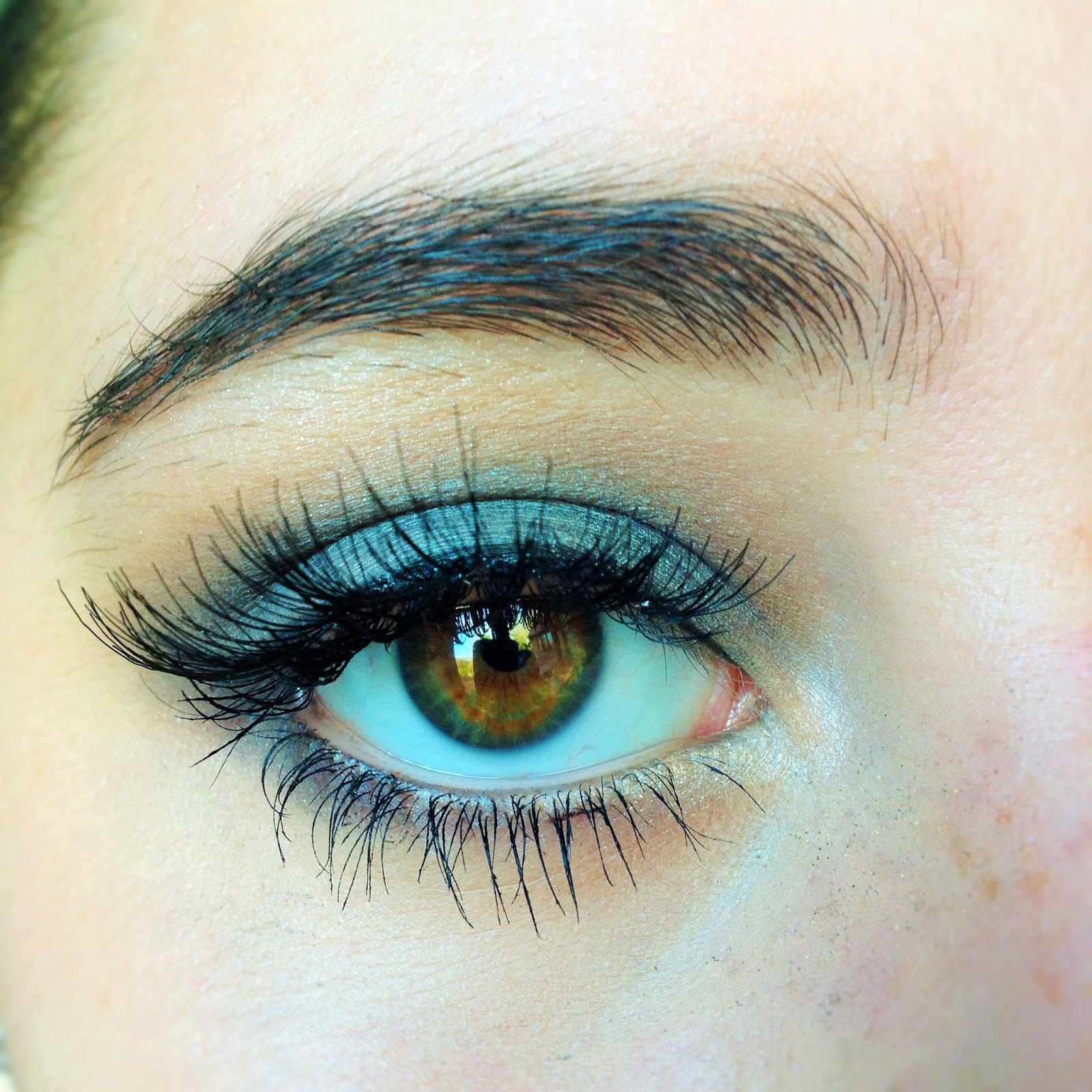 Ava Lawrence TEAL EYES MAKEUP TUTORIAL BARE MINERALS MIX MASTER READY