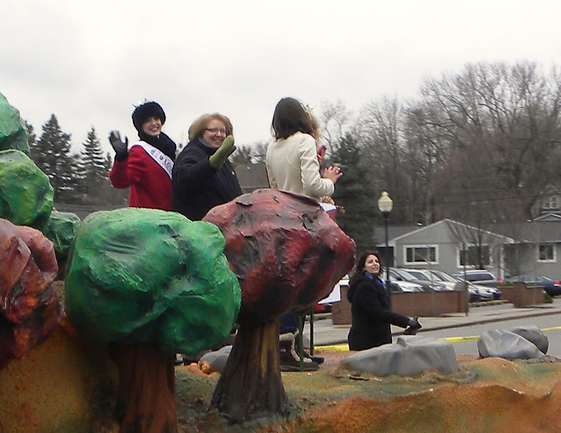 Miss Lady of the Lakes 2012! Rochester Christmas Parade!!!! )