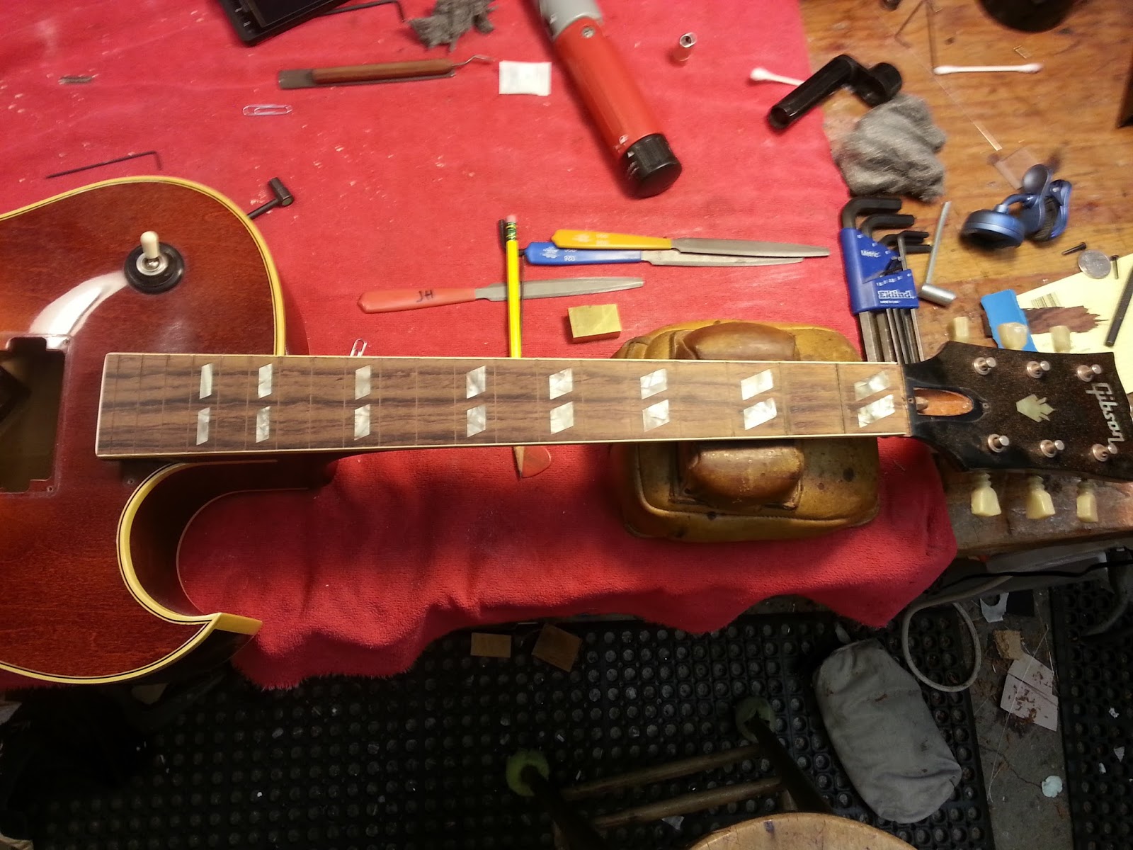 Guitar Snob Fret Job Gibson ES175 (1971) by Gryphon Stringed instruments