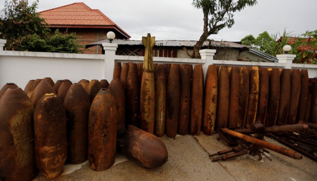 WOw, Masyarakat di Kampung Ini Manfaatkan Bom Sebagai Perabotan Rumah Tangga WOw, Masyarakat di Kampung Ini Manfaatkan Bom Sebagai Perabotan Rumah Tangga