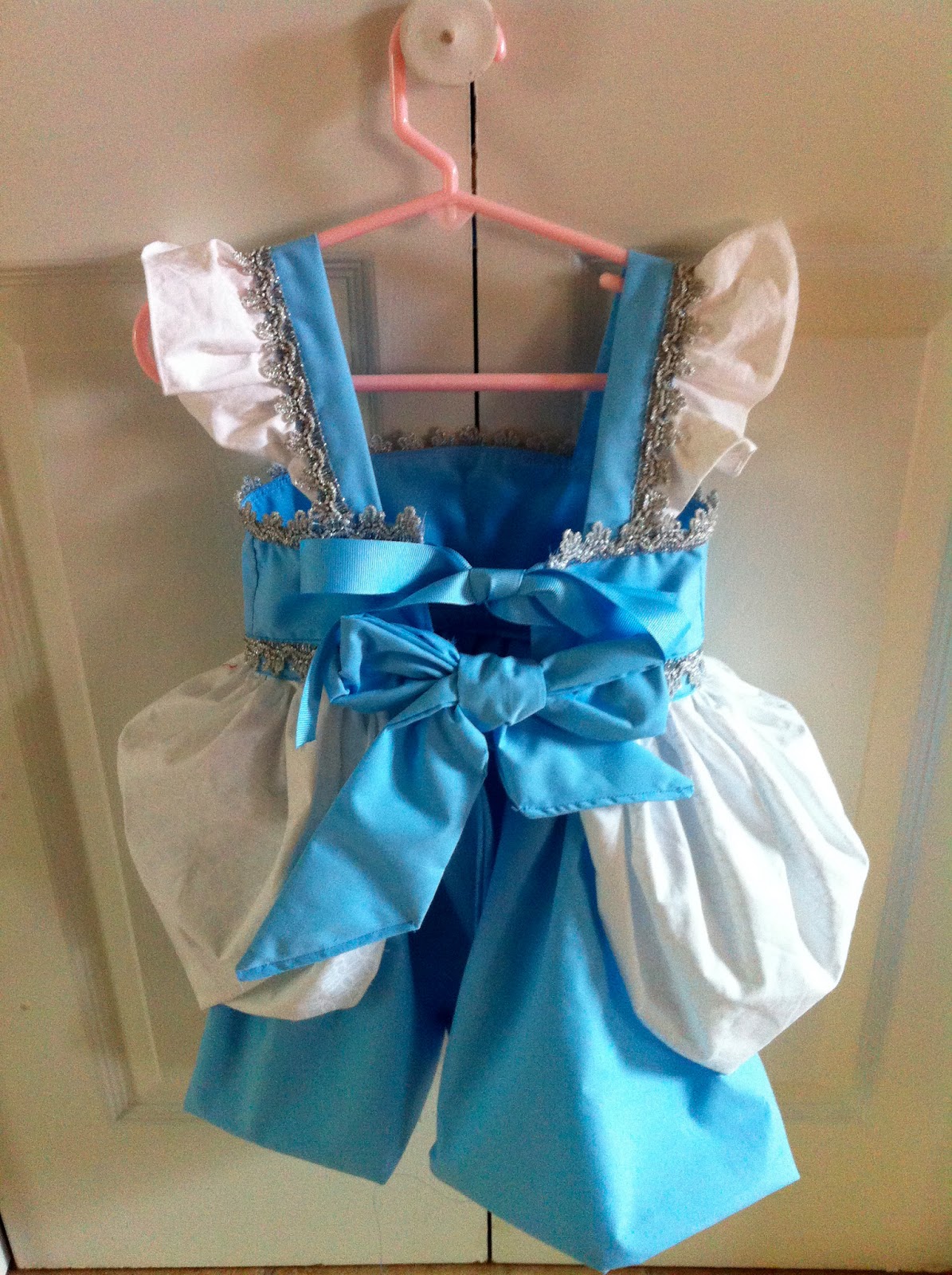 Disney Rain or Shine! : Disney Project: Sewing Cinderella Apron Dress