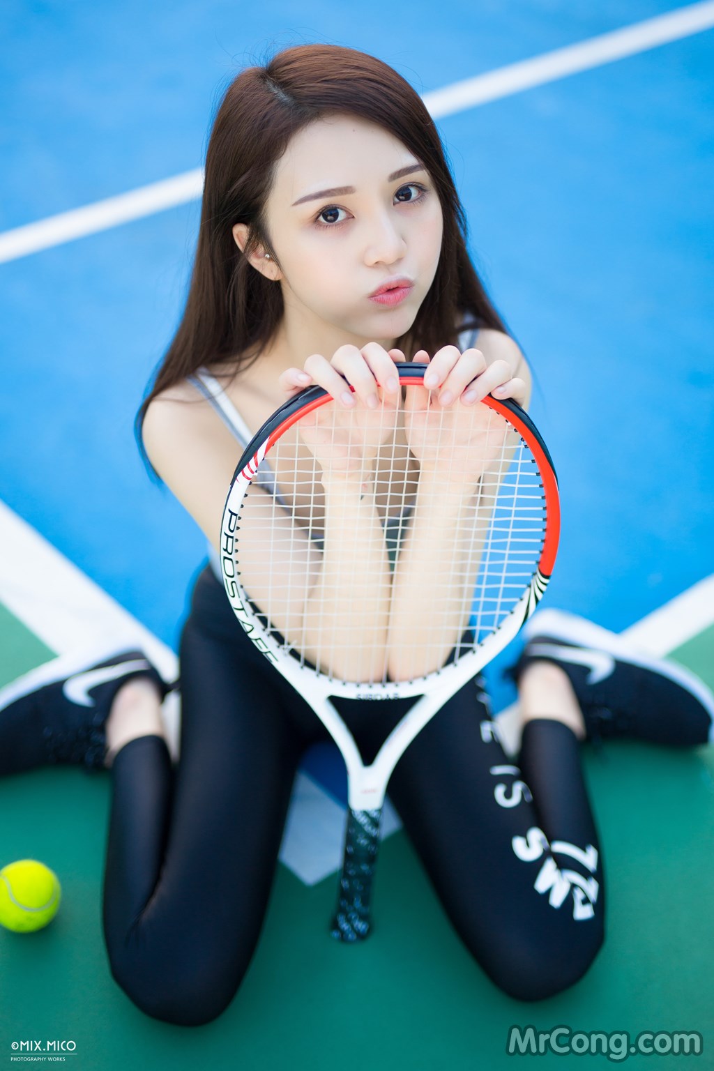 See the beautiful young girl showing off her body on the tennis court with tight clothes (33 pictures) photo 1-6