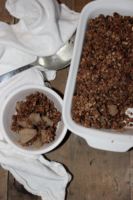 pear and ginger crumble with cashew cacao topping
