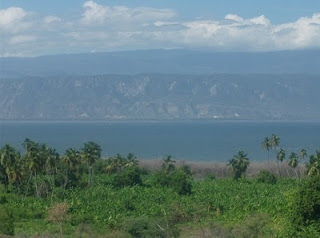 Diputado del PLD en JImaní dice crecidda de lagos amenaza con borrar la frontera.