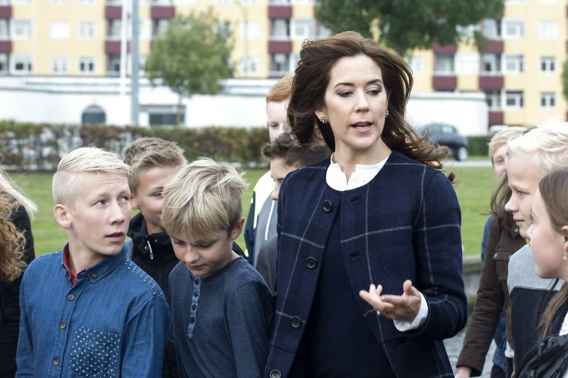 Crown Princess was involved in the event as she is a patron of the “School for 200 years,” which celebrate 200th anniversary of the public school program in Denmark.