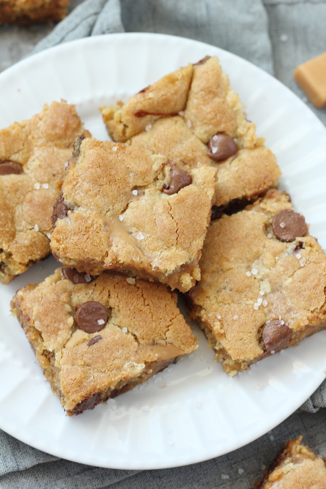 Salted Caramel Chocolate Chip Cookie Bars