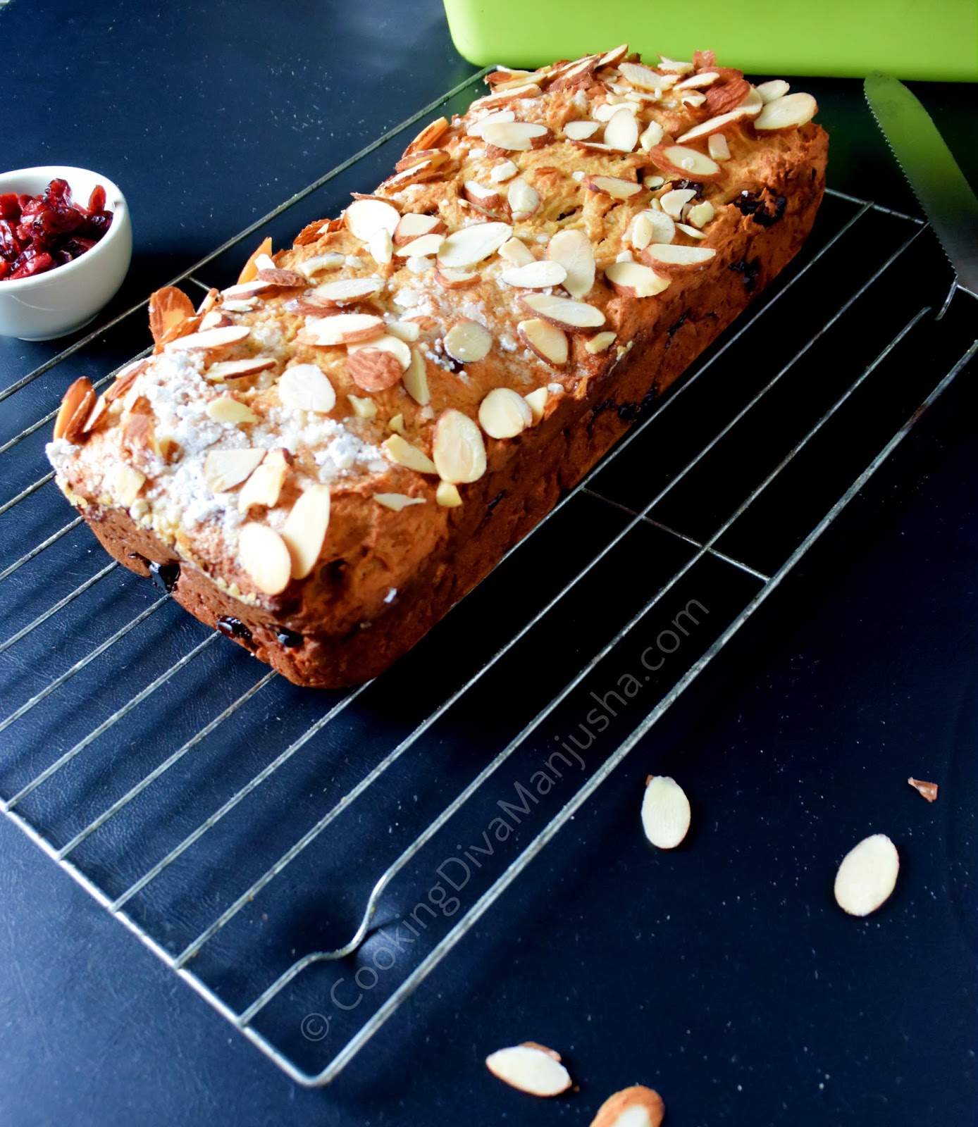 Quick healthy bread with almonds and cranberries