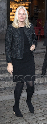 Veste Prada / robe Pucci / escarpins Yvonne Koné