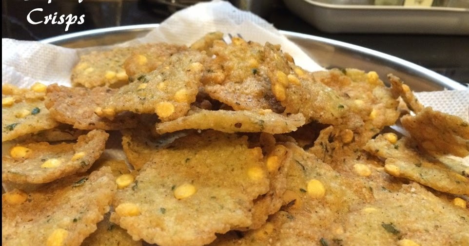 Spicy crisps with leftover rice (crispy snack with leftover rice)