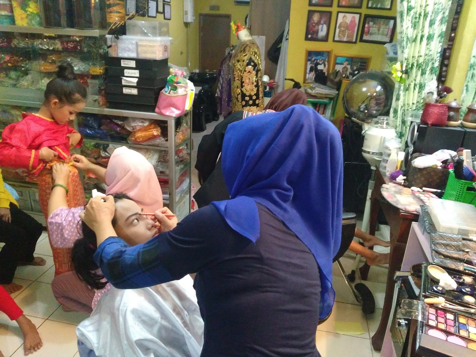 TATA RIAS RAMBUT & WAJAH,SEWA BAJU ADAT DAERAH ANAK DEWASA ~ Rumah Sabay