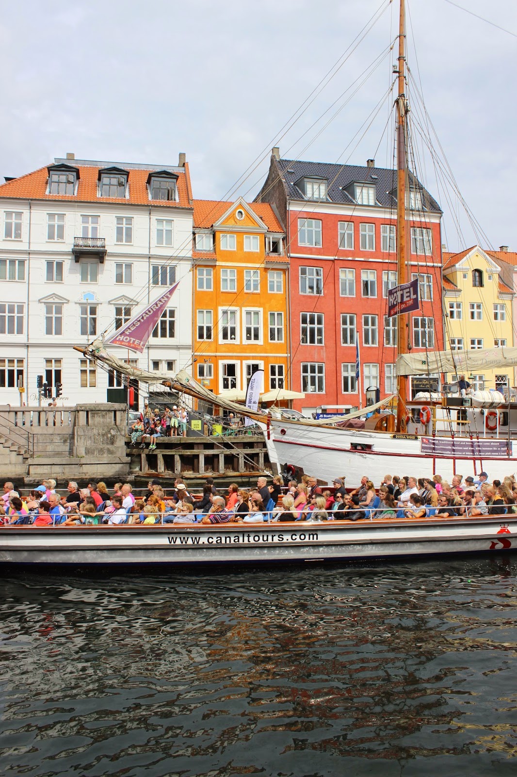 copenhagen alternativa in bicicletta tra parchi, cappuccini e tramonti sul fiume