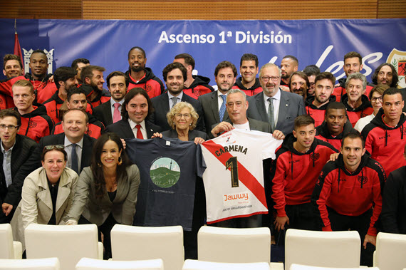 Rayo Vallecano celebra su ascenso a primera división y Cibeles | es por madrid