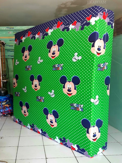 Kasur inoac motif mickeymouse hijau Kasur inoac motif kartun karakter mickeymouse hijau
