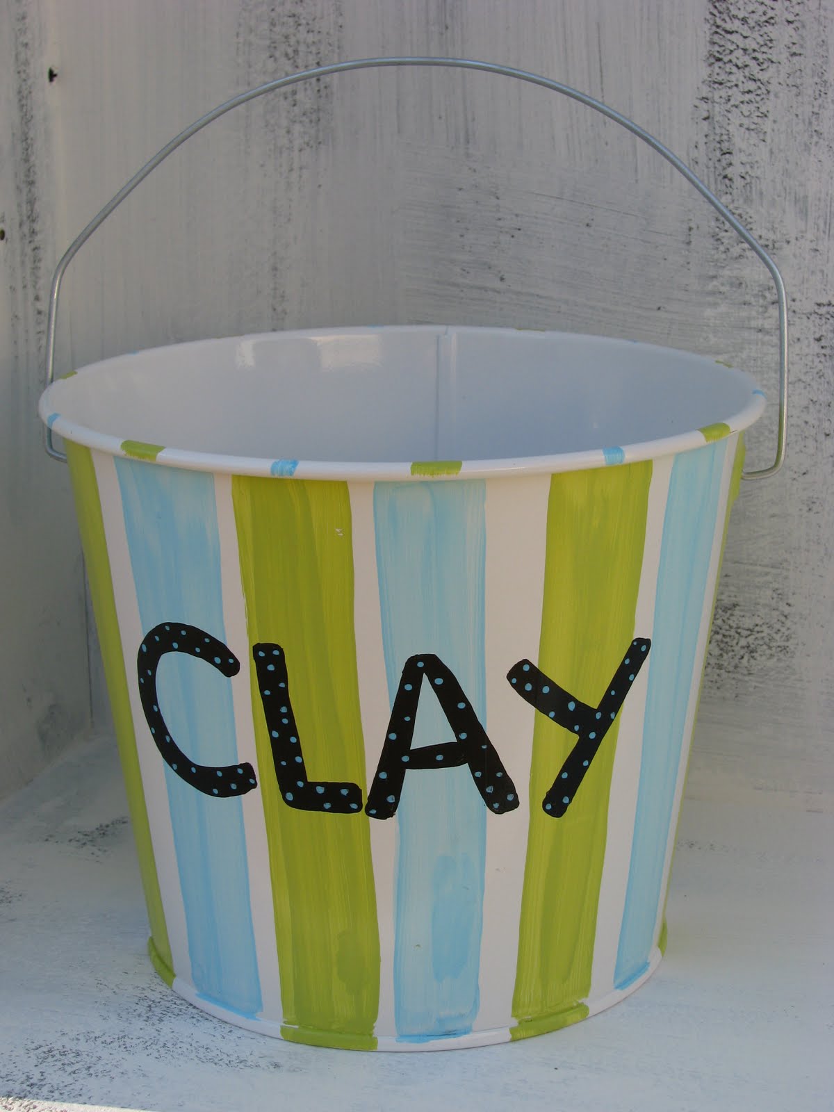 Ooh Wee Designs: Easter Buckets