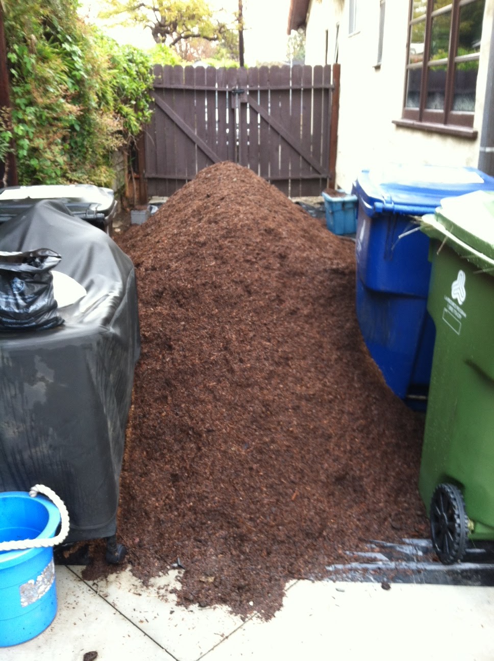 Now and Hen Composted Horse Manure