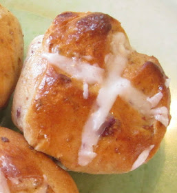 How to Make Hot Cross Buns