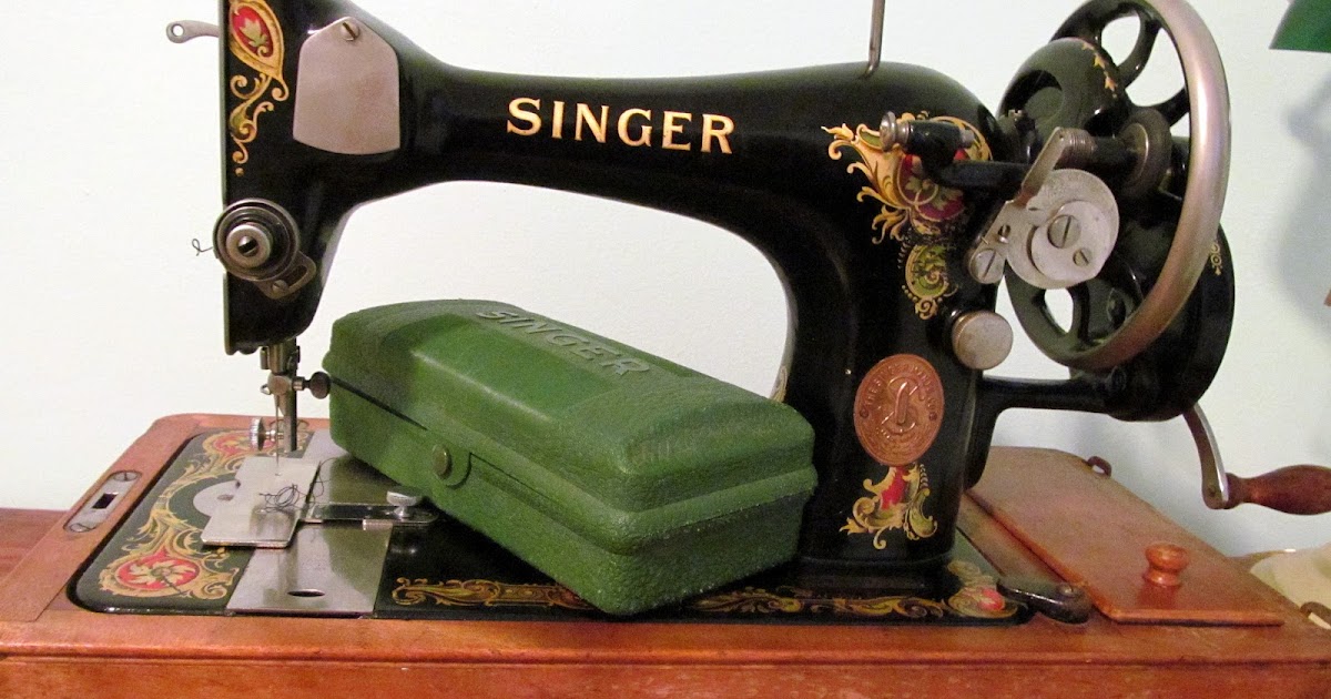 1921 Singer Model 128 Sowing Machine