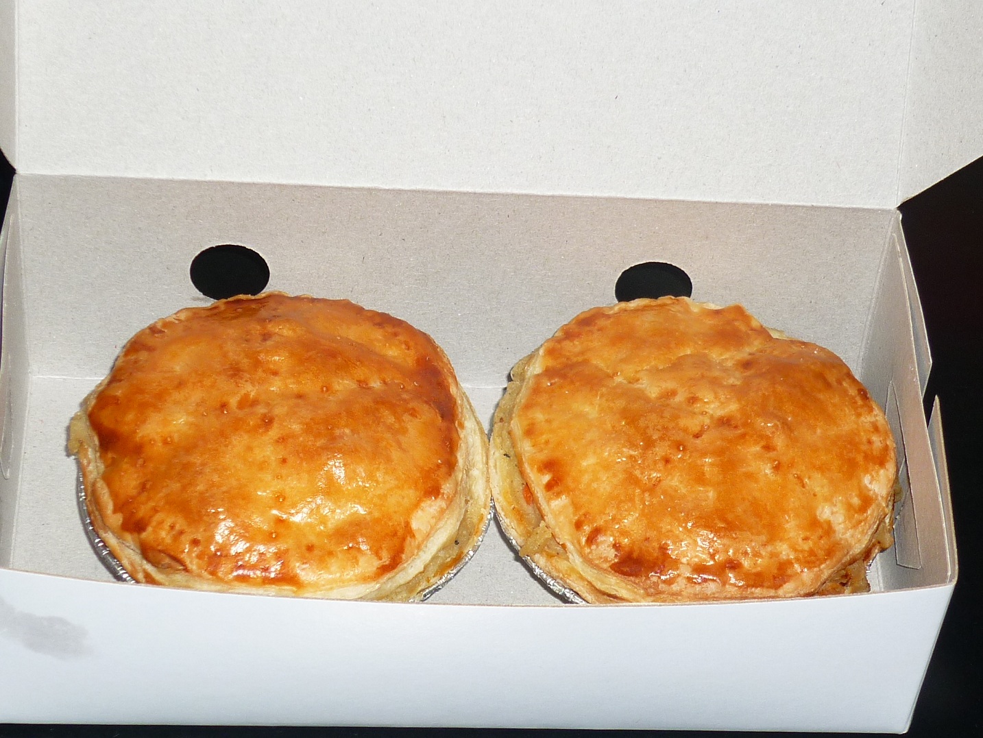 Painted Lips Greenlane White Sauce Chicken Pie