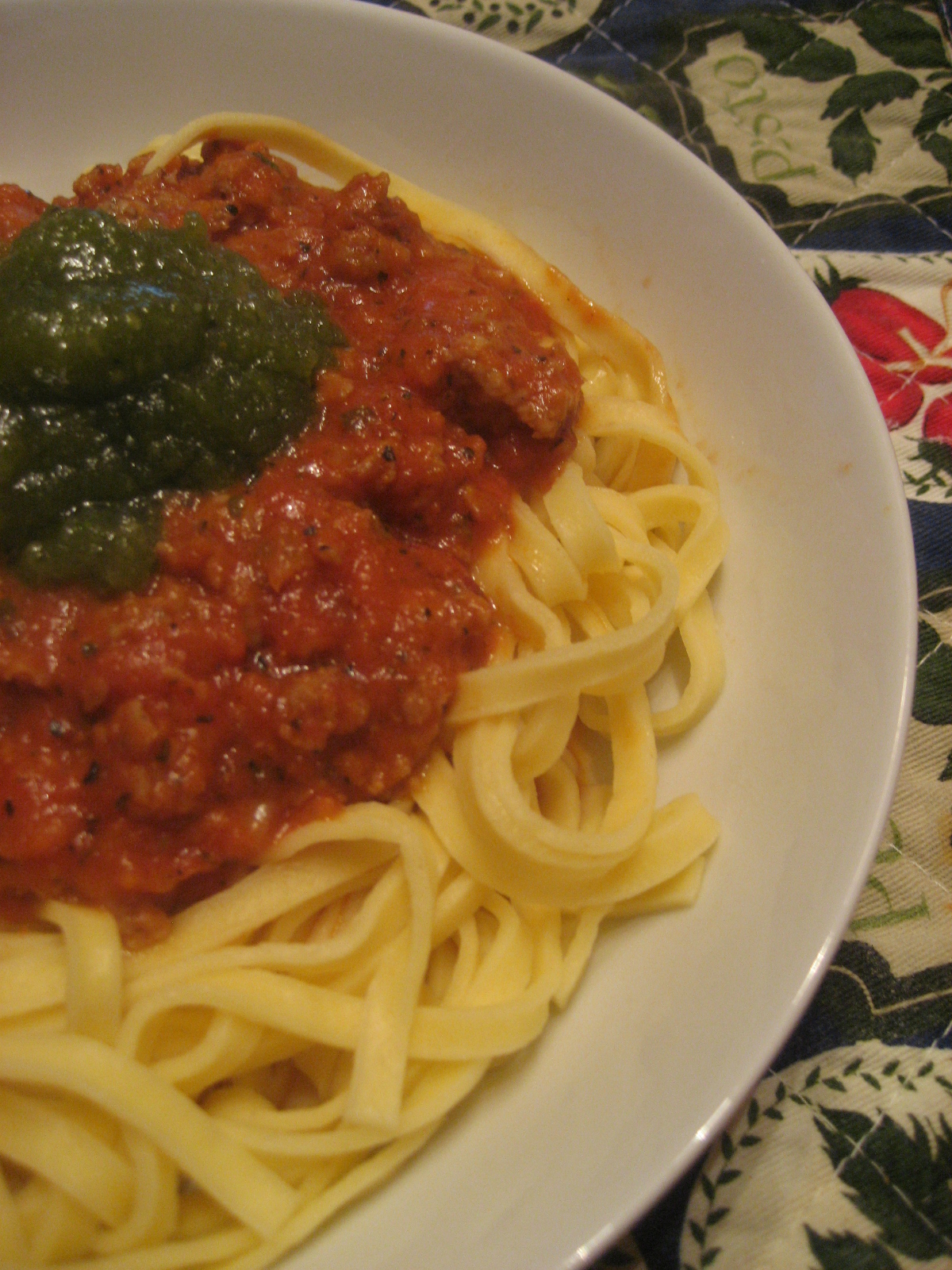 Marie est dans son assiette! Sauce aux tomates et saucisses italiennes