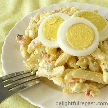 macaroni salad with egg and tuna