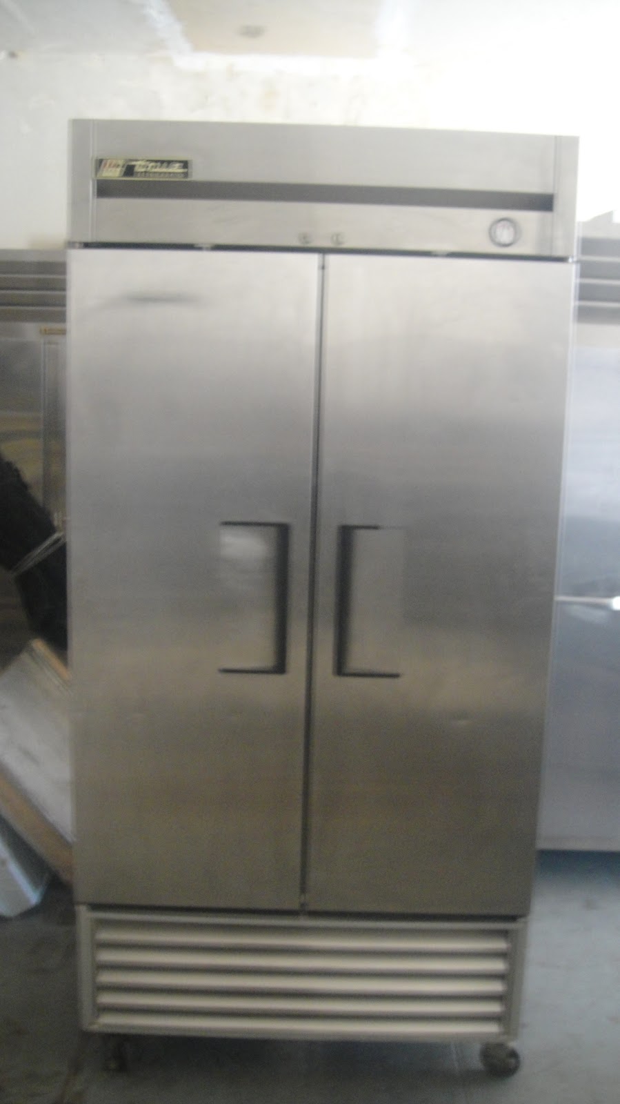 Industrial Kitchen Supply True 2 Door Refrigerator